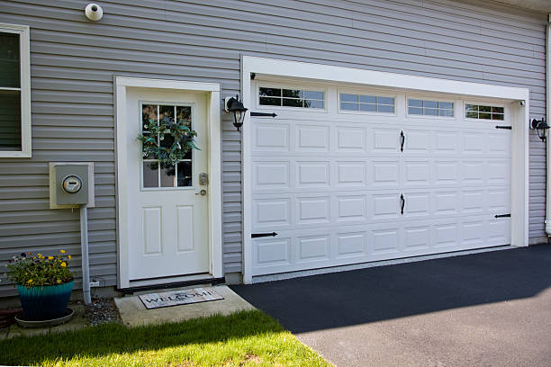 24/7 Emergency Garage Door Panel Replacement experts in Charles Mix County County, SD